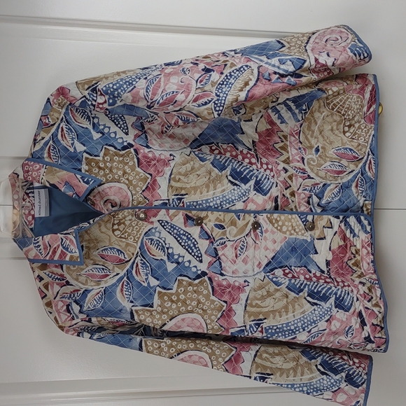 Alfred Dunner Petite Lightweight LS Quilted Silk Pink/Blue/Tan Floral BU Jacket - Picture 2 of 11